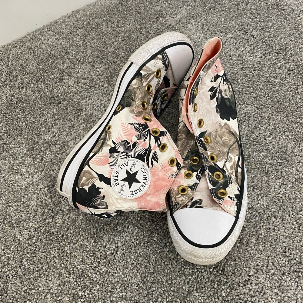 Floral converse
